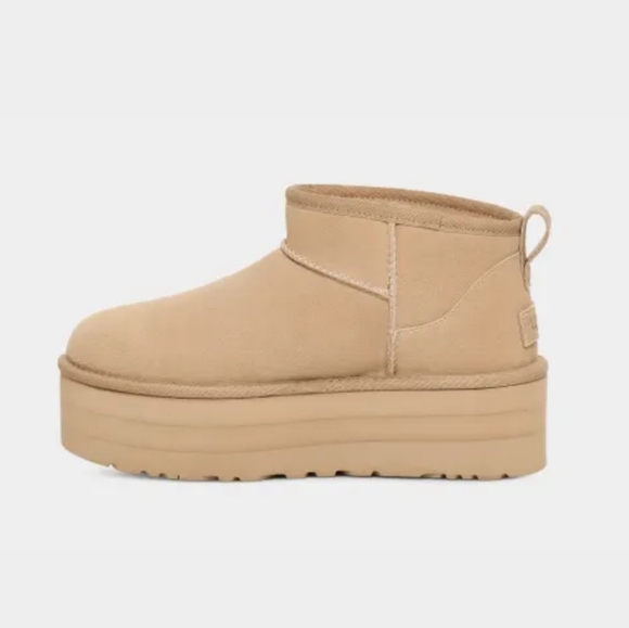 Ugg CLASSIC ULTRA MINI PLATFORM Size 7 - Picture 4 of 9